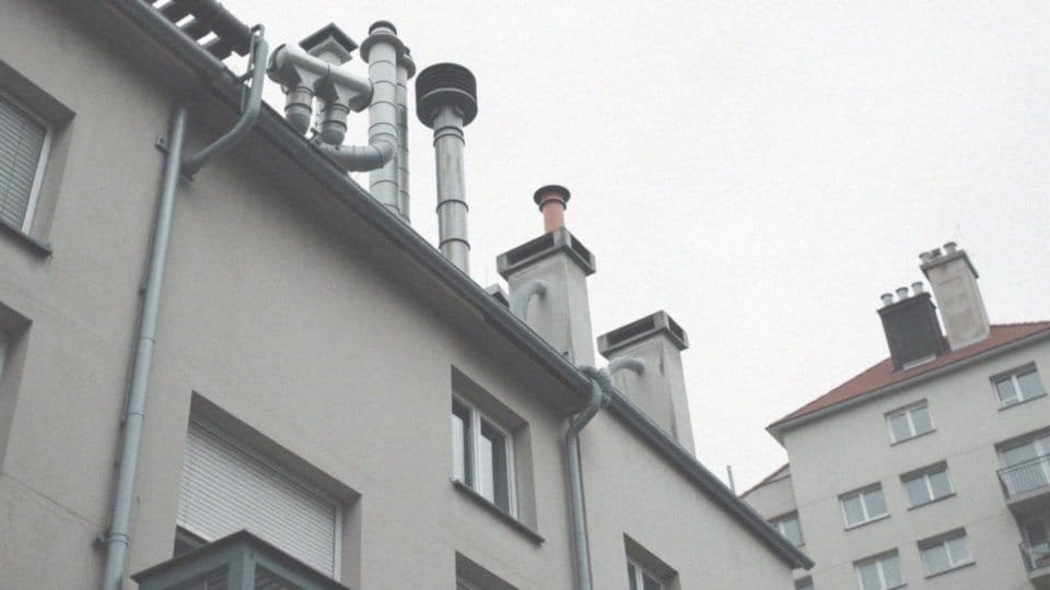 Dlaczego ciąg wsteczny jest problemem w budynkach wielorodzinnych?